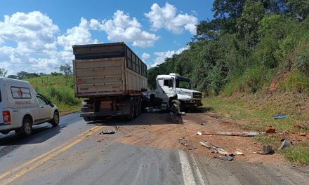 Acidente na MG-050 deixa duas vítimas fatais e duas mulheres feridas