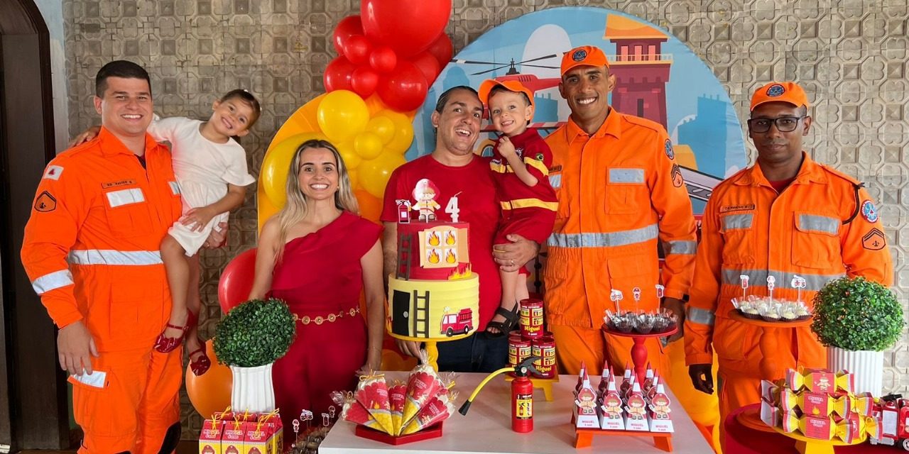 Bombeiros prestigiam aniversário de menino de 4 anos em Formiga