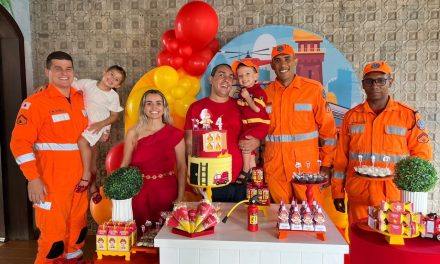 Bombeiros prestigiam aniversário de menino de 4 anos em Formiga