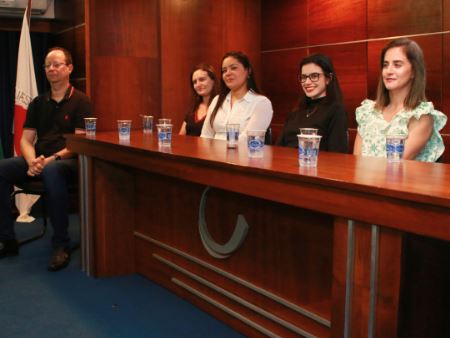 Unifor-MG: alunos do curso de Biomedicina participam de roda de conversa sobre o mercado de atuação