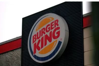 Burger King é condenado a pagar R$ 10 mil a ex-funcionário por comentário racista de gerente