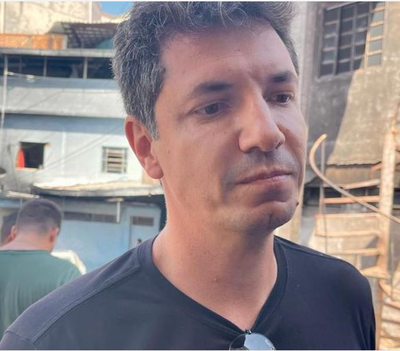 Dono do caminhão que pegou fogo se reúne com moradores para avaliar danos e ressarcimento