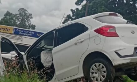 Motorista de aplicativo bate carro na Fernão Dias durante assalto