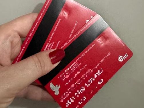 Cliente recebe do banco cartão de crédito com chip falso e cai em golpe