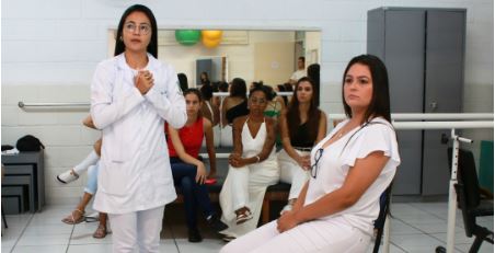 Unifor-MG: calouros do curso de Fisioterapia participam de aula inaugural na Clifor