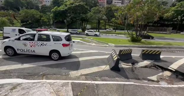 Homem é preso por matar, carbonizar e esconder corpo de filha em buraco de avenida