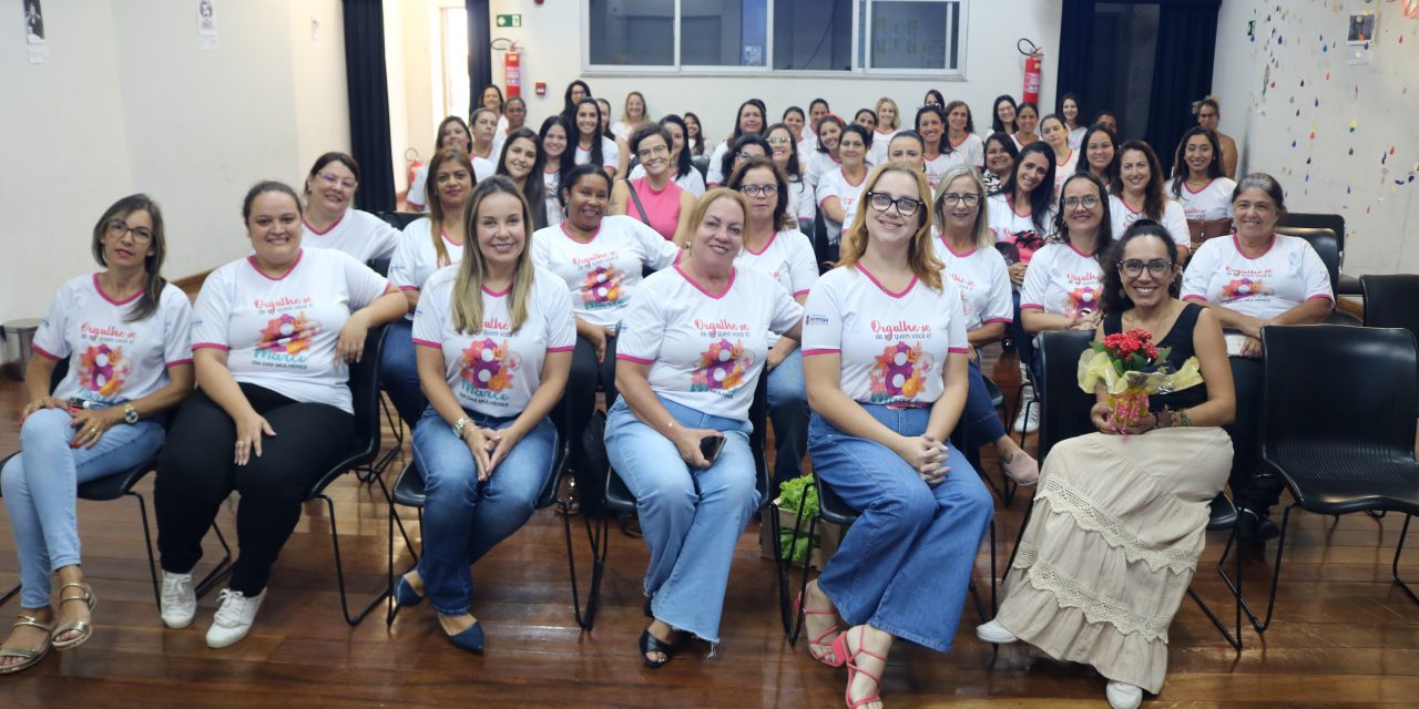 Servidoras da Prefeitura participam de palestra em comemoração ao Dia da Mulher