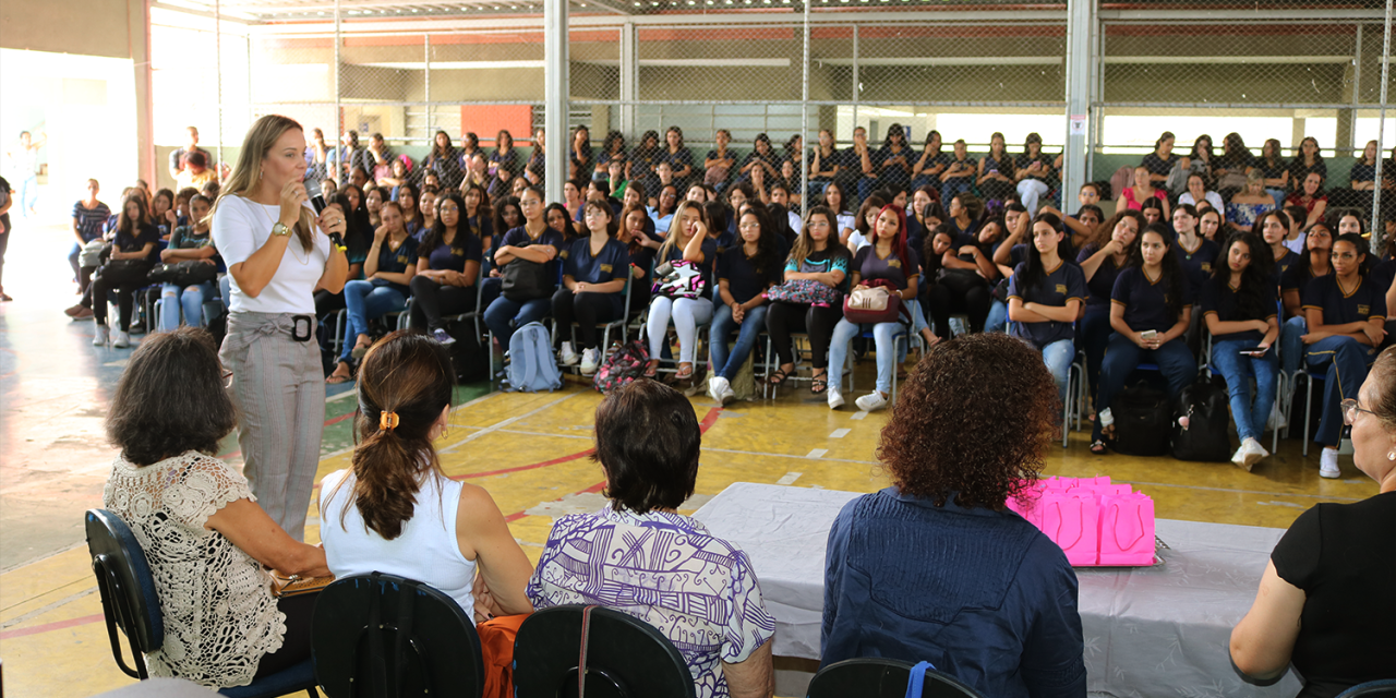 Escola Estadual Rodolfo Almeida celebra o ‘Dia Internacional da Mulher’