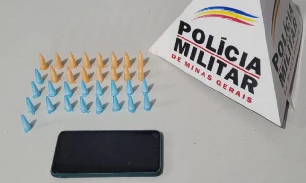 Dupla é presa com cocaína dentro de saco de pão em Cláudio