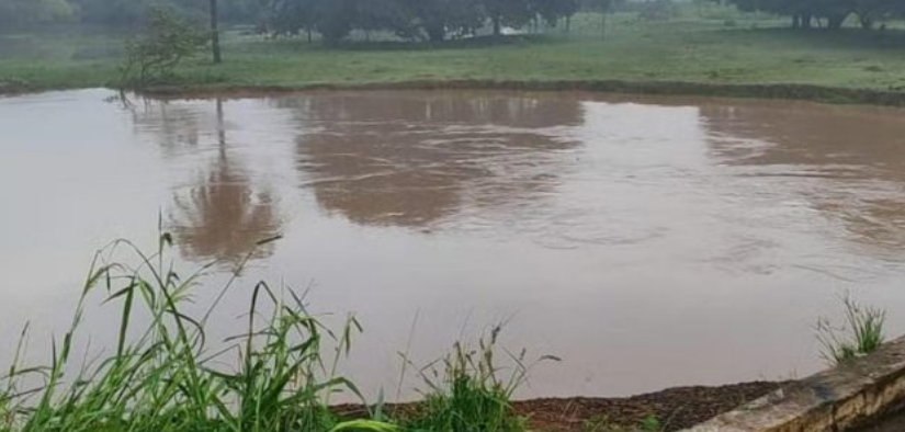 Carro cai em ribeirão e jovem de 20 anos morre afogado na zona rural de Itaúna