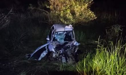 Passageira morre e motorista fica ferido em acidente envolvendo cinco veículos na BR 365