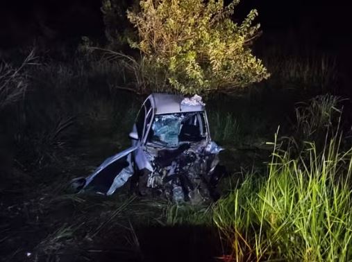 Passageira morre e motorista fica ferido em acidente envolvendo cinco veículos na BR 365
