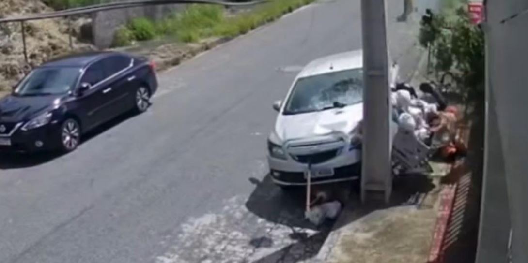 Gari fica ferido após ser atropelado por carro sem motorista