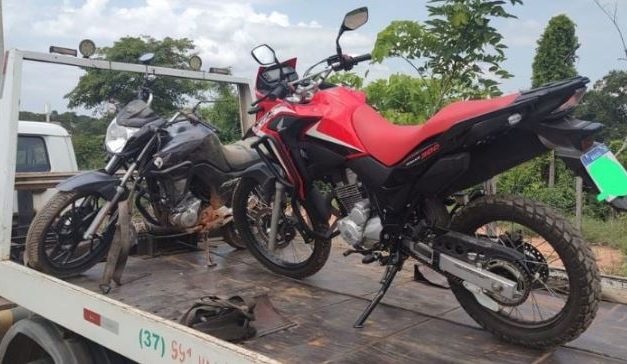 Perseguição policial entre Cláudio e Divinópolis termina com homem preso após cair de moto furtada
