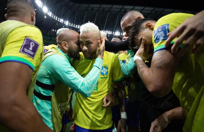 Pai de Neymar diz que não vai pagar fiança de Daniel Alves