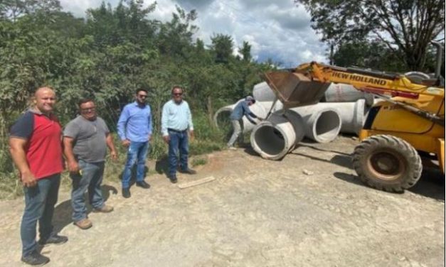 Prefeitura de Pains realiza obras de drenagem pluvial da avenida Gonçalves de Melo