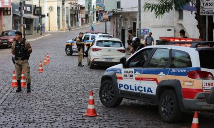 Polícia Militar realiza ações sobre violência doméstica em Itapecerica, São Sebastião do Oeste e Camacho