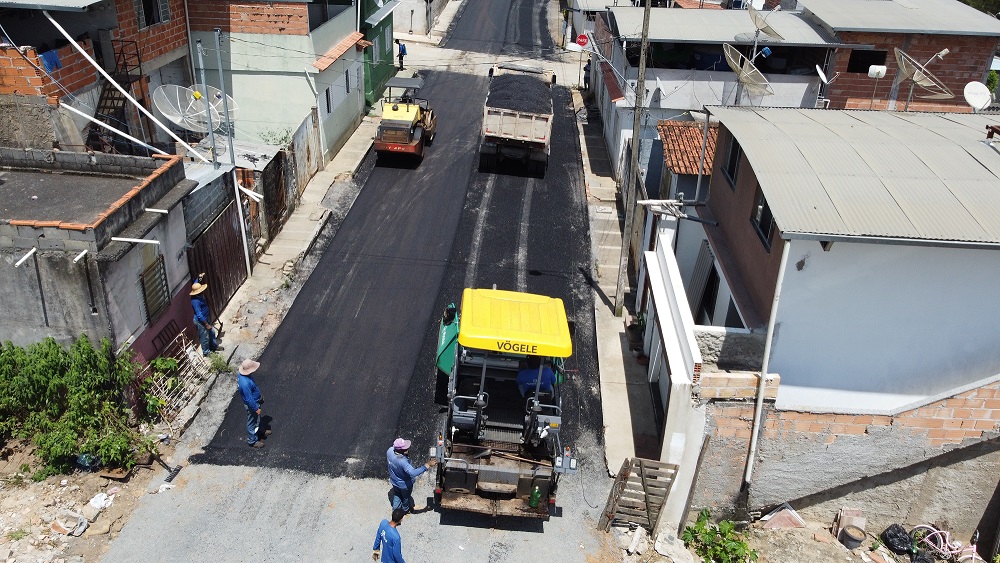 Iniciada pavimentação asfáltica no bairro Industrial