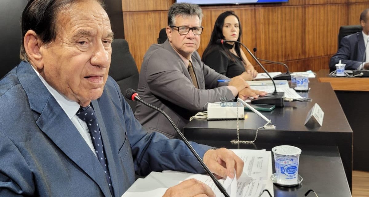 Nove projetos são aprovados durante reunião da Câmara