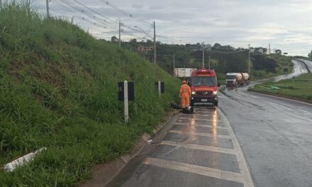 Jovem fica ferido após queda de motocicleta na MG-050, em Formiga