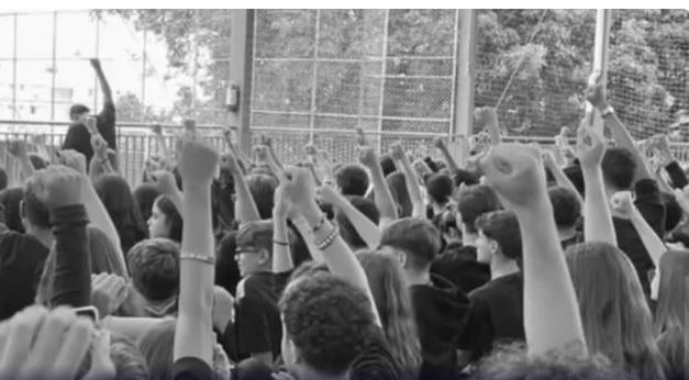 Alunos são suspensos após chamarem estudante de colégio particular de BH de ‘macaco’
