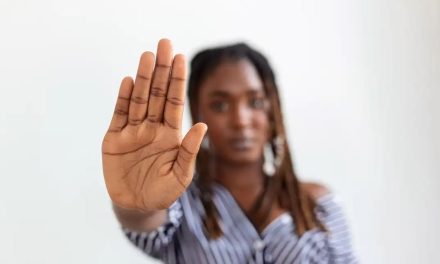 A cada 24 horas, ao menos oito mulheres são vítimas de violência