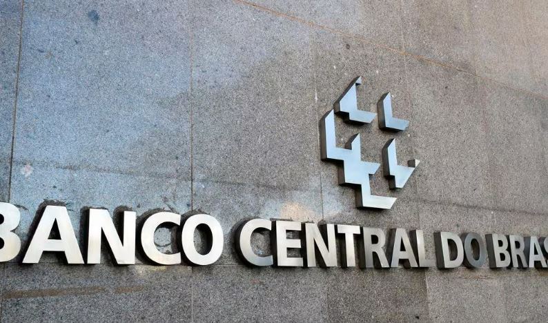 Mercado reduz projeção da inflação para 2025, mas índice segue acima da meta