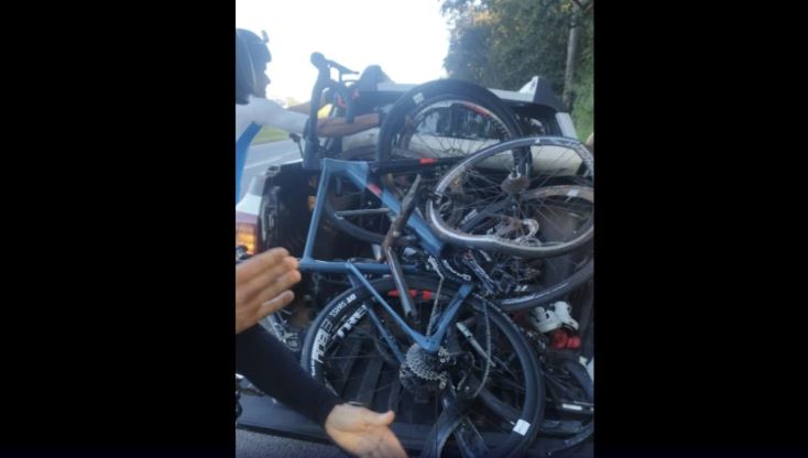 Van atropela 15 ciclistas na BR-040, na região Central de Minas