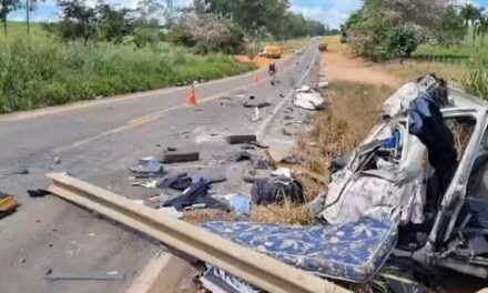 Acidente envolvendo três carretas deixa um morto na MG-344