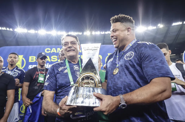 Ronaldo Fenômeno vendeu SAF do Cruzeiro para Pedro Lourenço, dono da rede Supermercados BH