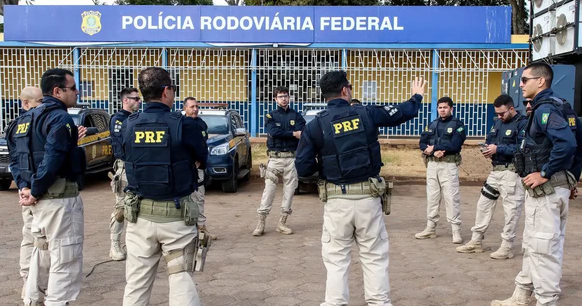 PRF inicia campanha Maio Amarelo, com ações educativas de trânsito
