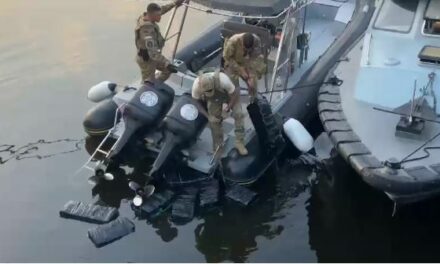 Polícia Federal e Marinha apreendem 200 kg de cocaína em navio no porto de Santos