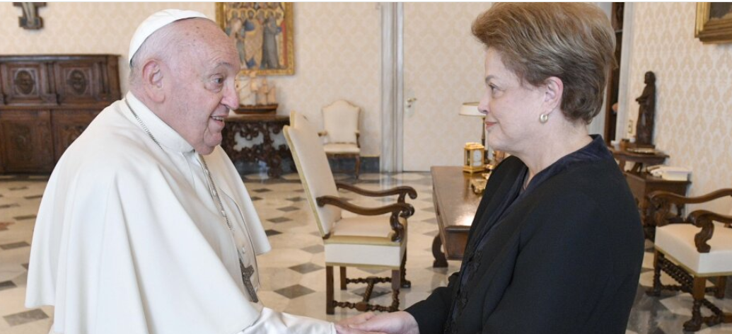 Papa Francisco recebe Dilma Rousseff no Vaticano