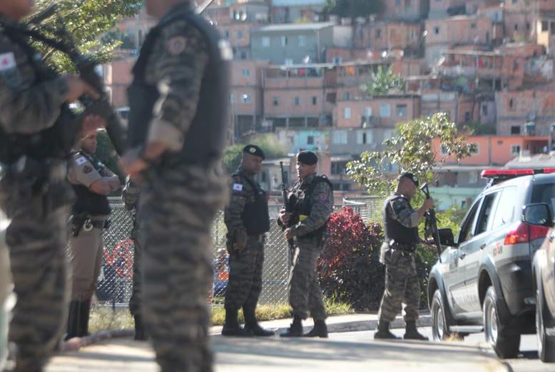 Policiais de Minas denunciam baixo salário e falta de estrutura para combater facções