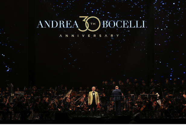 Andrea Bocelli emociona público em BH e se solidariza com vítimas do Rio Grande do Sul