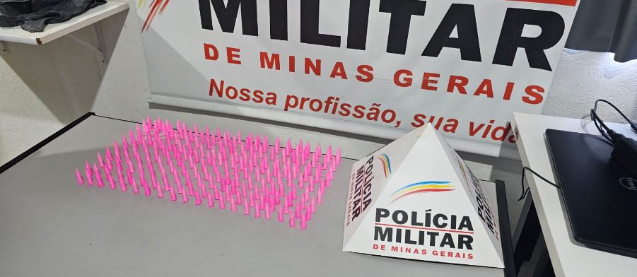 Droga adquirida em Formiga é apreendida na BR-354, em Arcos; casal foi preso