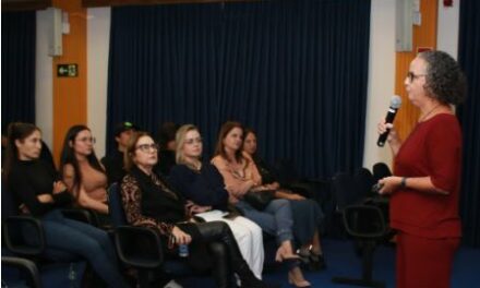 Unifor-MG: alunos do curso de Enfermagem participam de minicurso sobre Podiatria