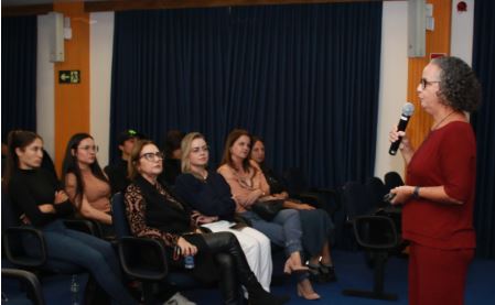 Unifor-MG: alunos do curso de Enfermagem participam de minicurso sobre Podiatria