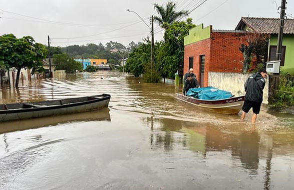 Sobe para 56 o número de mortos no RS; 350 mil estão sem luz