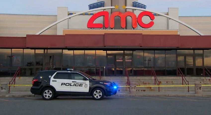 Quatro jovens são esfaqueadas dentro de cinema nos Estados Unidos