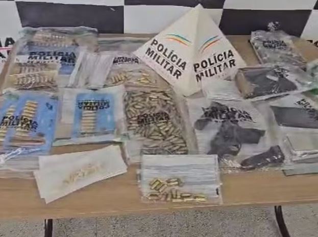 Operação policial em Oliveira resulta na apreensão de aproximadamente 400 Munições