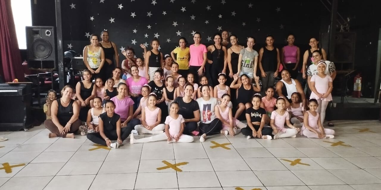 Realizada aula especial de ballet e jazz ‘Mães e filhas’ na Emart