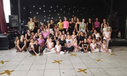 Realizada aula especial de ballet e jazz ‘Mães e filhas’ na Emart