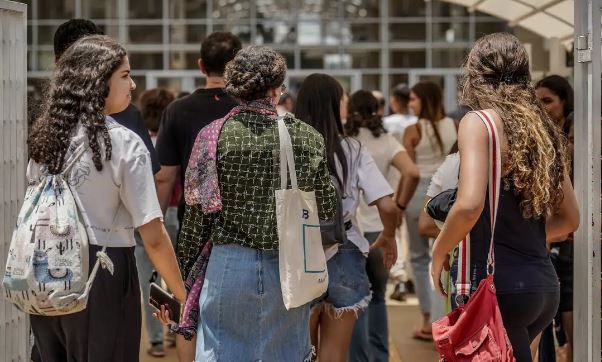 Governo confirma adiamento do ‘Enem dos Concursos’