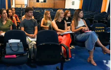 Unifor-MG: alunos do curso de Fonoaudiologia participam de Crefono 06