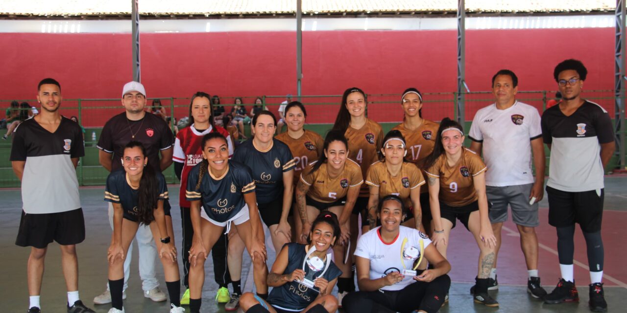 Realizada partida de Futsal Feminino em comemoração ao Dia do Trabalhador