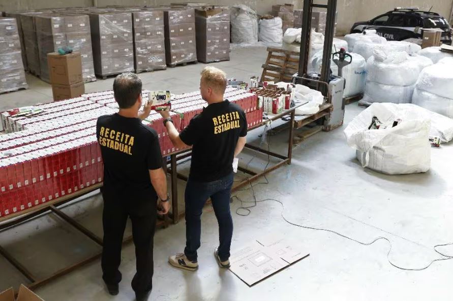 Grupo é preso por falsificar 40 toneladas de marca de sabão em pó em MG