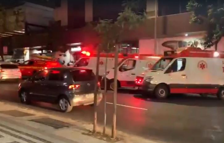 Elevador com 22 pessoas despenca e oito se ferem em BH