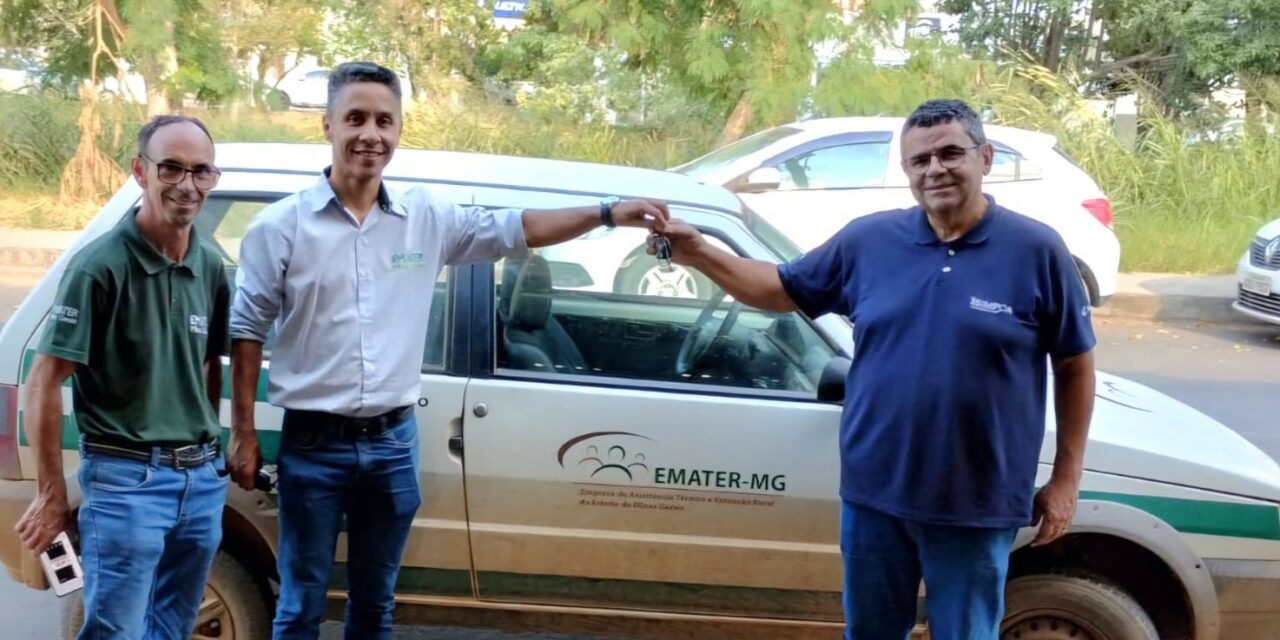 Prefeitura de Formiga recebe da Emater-MG cessão de uso de veículo