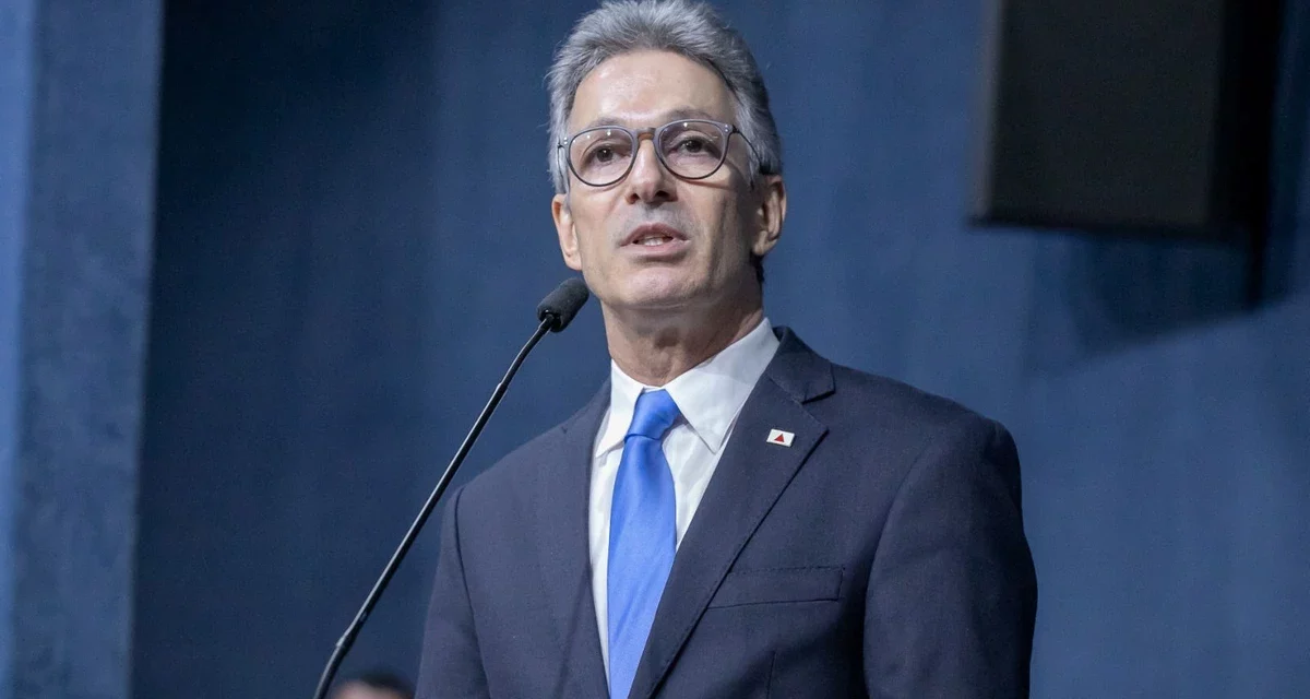 Governador sanciona aumento de 5,26% para servidores da educação de MG